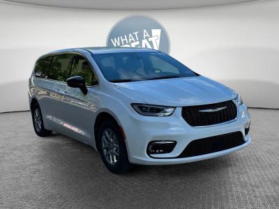 2026 Chrysler Pacifica PACIFICA SELECT in Bright White Clear-Coat Exterior Paint — front three-quarter view