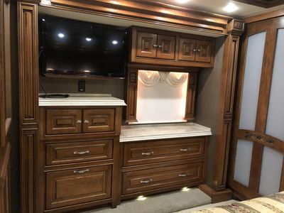 2013 Tiffin Motorhomes Zephyr - Photo 19