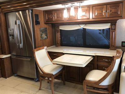 2013 Tiffin Motorhomes Zephyr - Photo 16