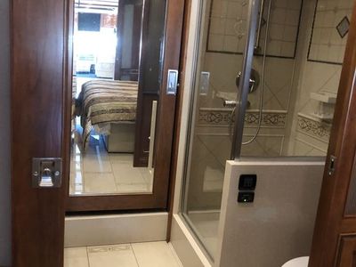 2013 Tiffin Motorhomes Zephyr - Photo 26