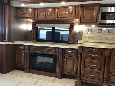2013 Tiffin Motorhomes Zephyr - Photo 20