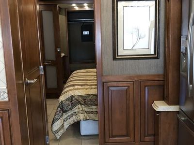 2013 Tiffin Motorhomes Zephyr - Photo 18