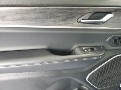 2022 Jeep Grand Cherokee L — photo 13 view