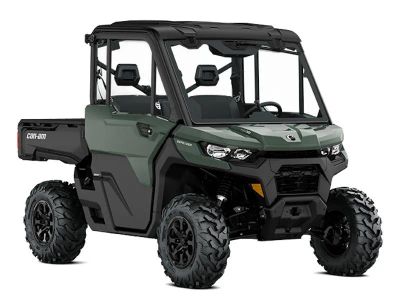 2026 Can-Am Defender DPS CAB HD10 — front three-quarter view