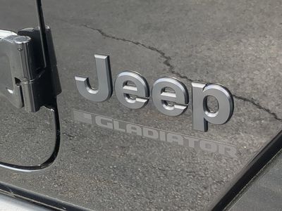 2026 Jeep Gladiator — photo 14 view