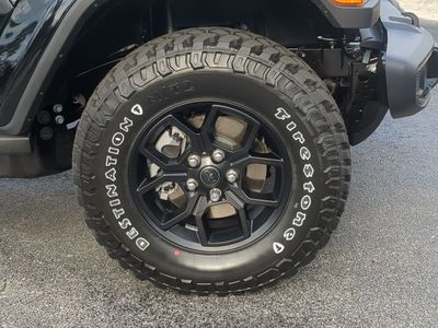 2026 Jeep Gladiator — photo 12 view