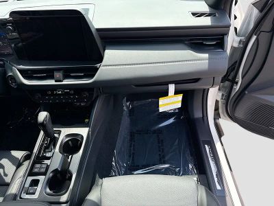 2026 Subaru Outback — photo 17 view