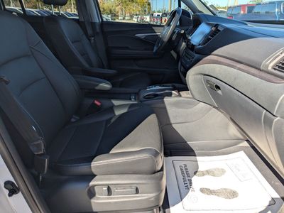 2023 Honda Ridgeline — photo 10 view