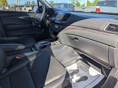 2023 Honda Ridgeline — photo 9 view