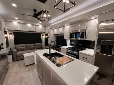 2026 Jayco Pinnacle - Photo 8