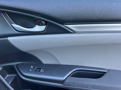 2019 Honda Civic - Photo 17