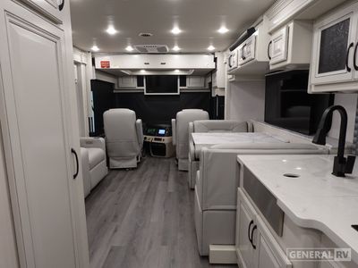 2025 Fleetwood Frontier - Photo 6