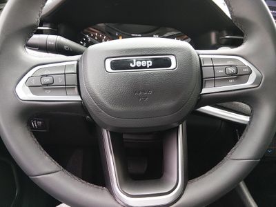 2024 Jeep Compass — photo 12 view