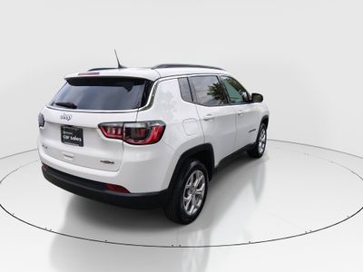 2024 Jeep Compass — photo 7 view
