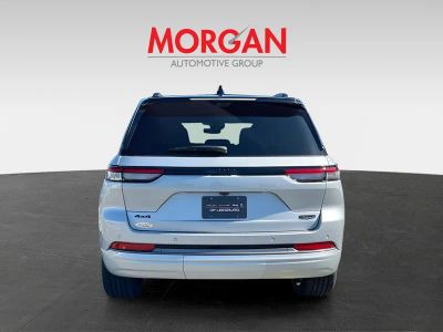2026 Jeep Grand Cherokee — engine compartment view