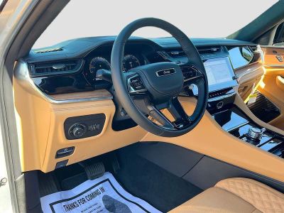 2026 Jeep Grand Cherokee — photo 9 view