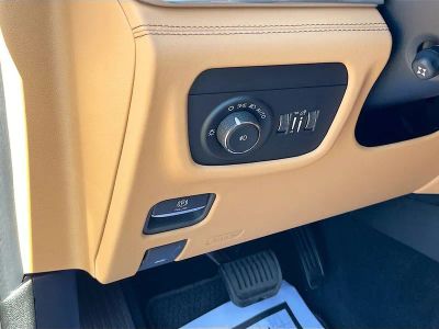 2026 Jeep Grand Cherokee — photo 10 view