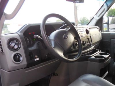 2014 Ford Econoline-Cargo-Van - Photo 19