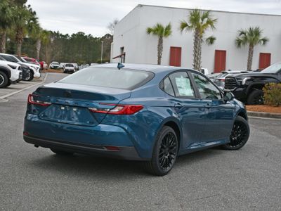 2026 Toyota Camry - Photo 2