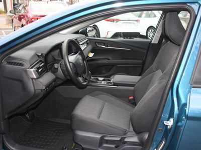 2026 Toyota Camry - Photo 3