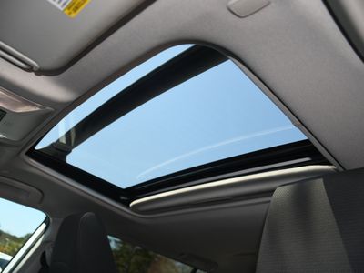 2023 Toyota RAV4 - Photo 7