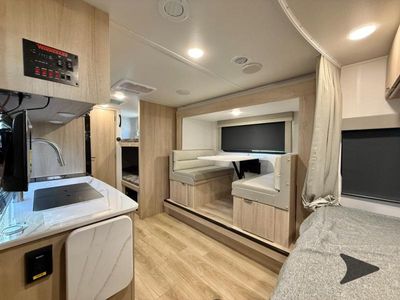 2025 Winnebago Micro Minnie - Photo 3