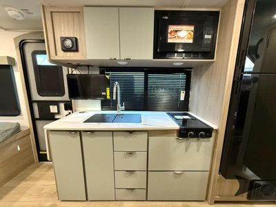 2025 Winnebago Micro Minnie - Photo 9