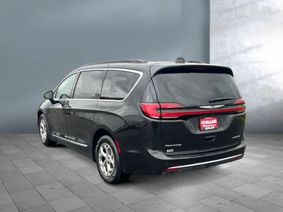 2023 Chrysler Pacifica - Photo 4