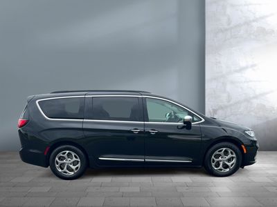 2023 Chrysler Pacifica - Photo 8