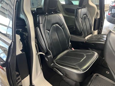 2023 Chrysler Pacifica - Photo 14