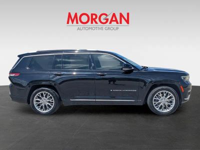 2023 Jeep Grand Cherokee L — interior view