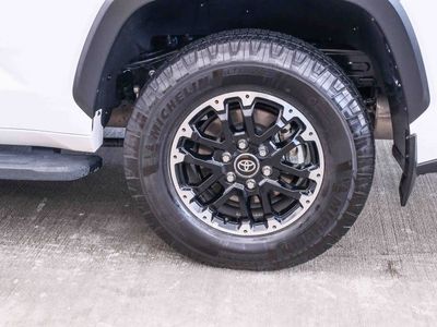 2025 Toyota Sequoia — photo 9 view