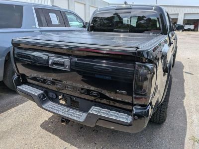 2022 Toyota Tacoma - Photo 2