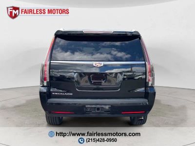 2019 Cadillac Escalade ESV — interior view