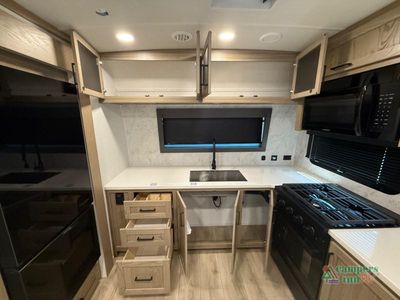 2026 Forest River RV Rockwood Signature - Photo 24