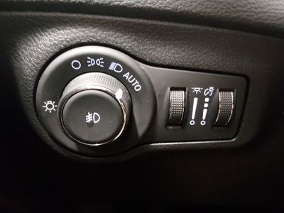 2020 Jeep Compass - Photo 13