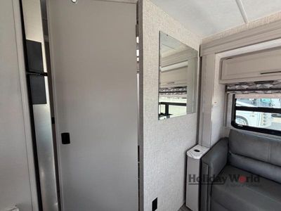 2024 Thor Motor Coach Axis - Photo 13