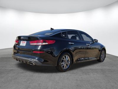 2020 Kia Optima - Photo 4