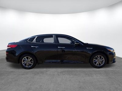 2020 Kia Optima - Photo 3