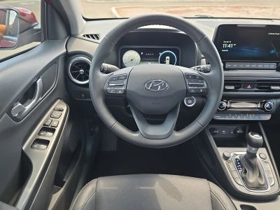 2023 Hyundai Kona — photo 13 view