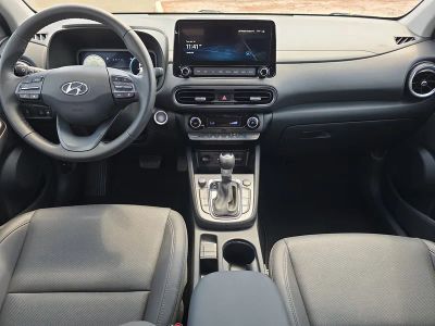2023 Hyundai Kona — photo 12 view