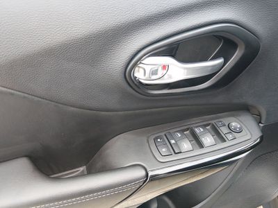 2023 Jeep Cherokee - Photo 19