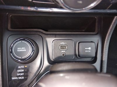 2023 Jeep Cherokee - Photo 21