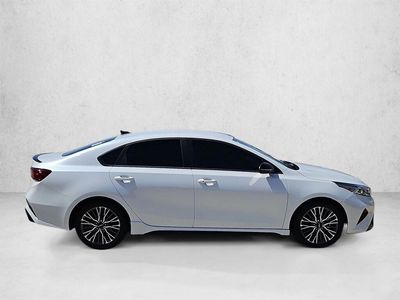 2024 Kia Forte - Photo 2
