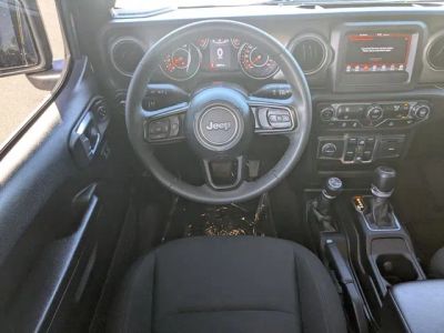 2023 Jeep Gladiator — photo 14 view