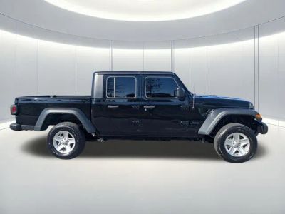 2023 Jeep Gladiator — engine compartment view