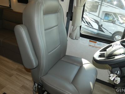 2026 Thor Motor Coach Windsport - Photo 8