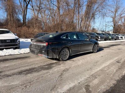 2024 Hyundai Sonata Hybrid Limited - Photo 4