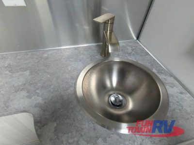 2023 Airstream International - Photo 30