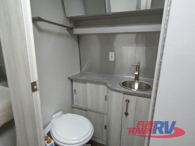 2023 Airstream International - Photo 29